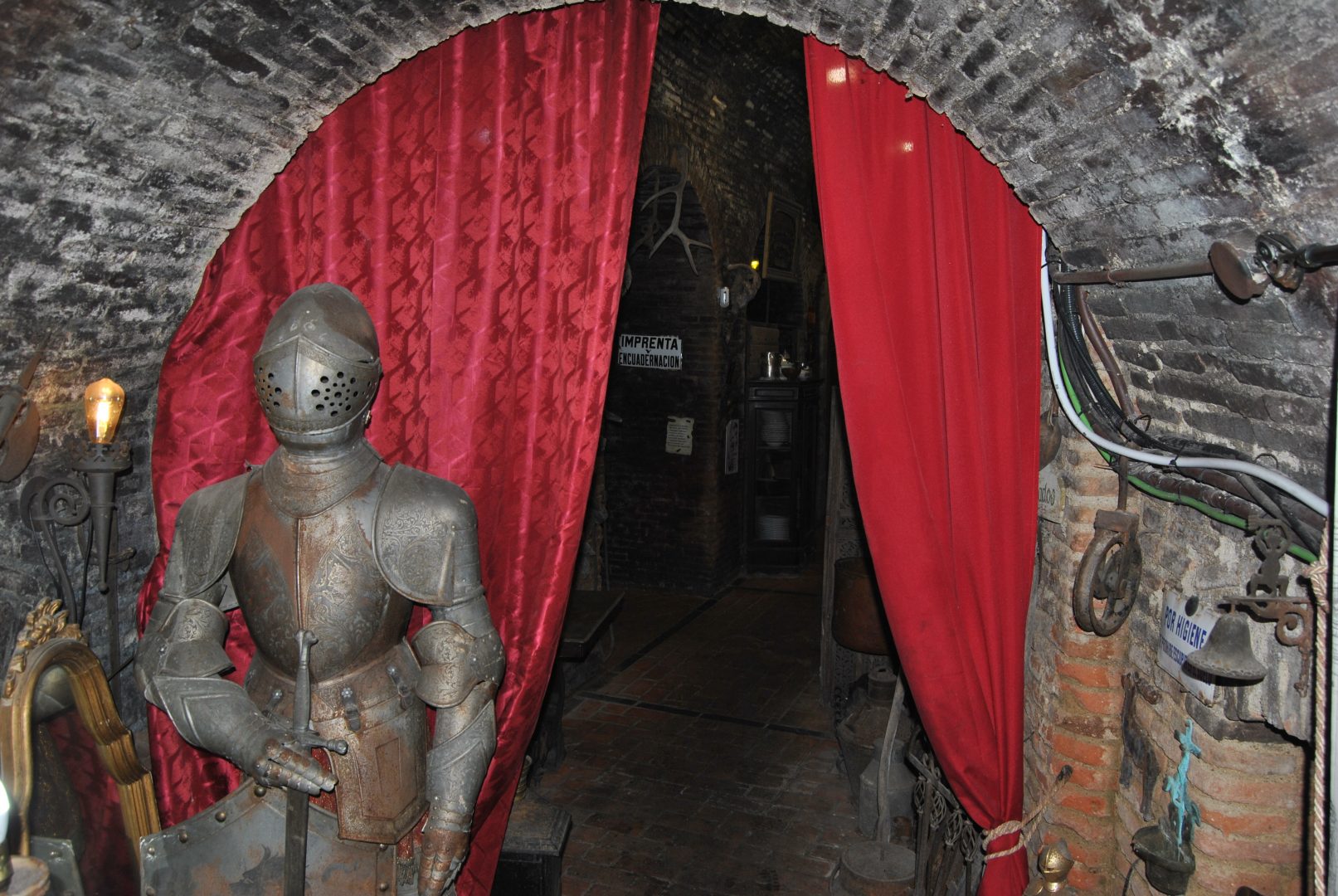 La Cueva - Entrada Armadura