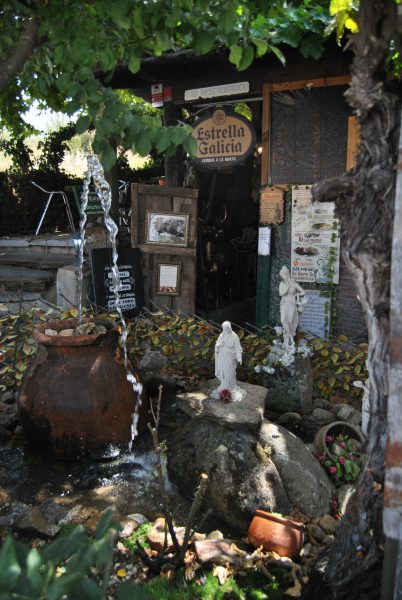 La Cueva - Exterior Fuente