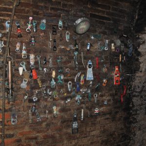 lacueva interiorabrebotellas