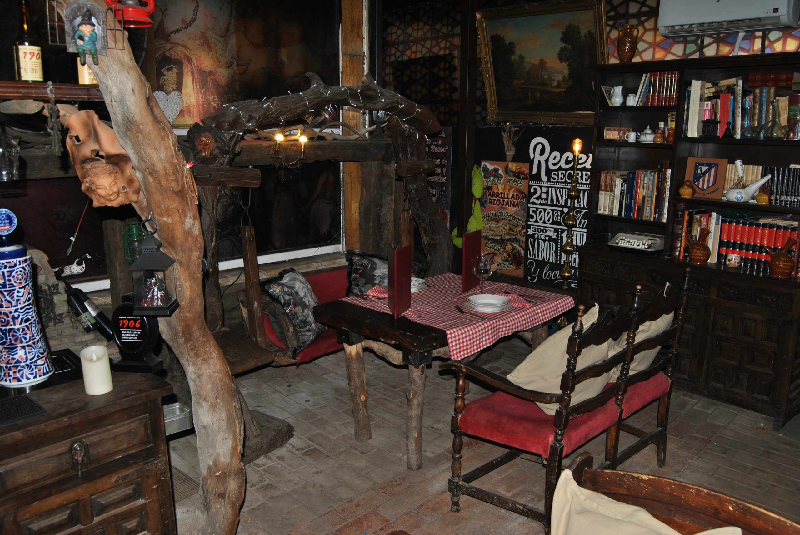 La Cueva - Mesa Terraza Interior 03